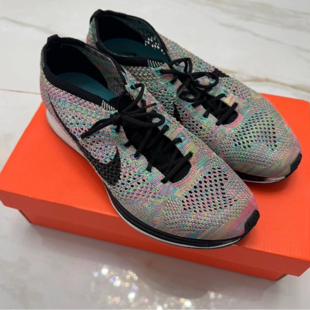 Nike Flyknit Racer Sz 9.5  ✨